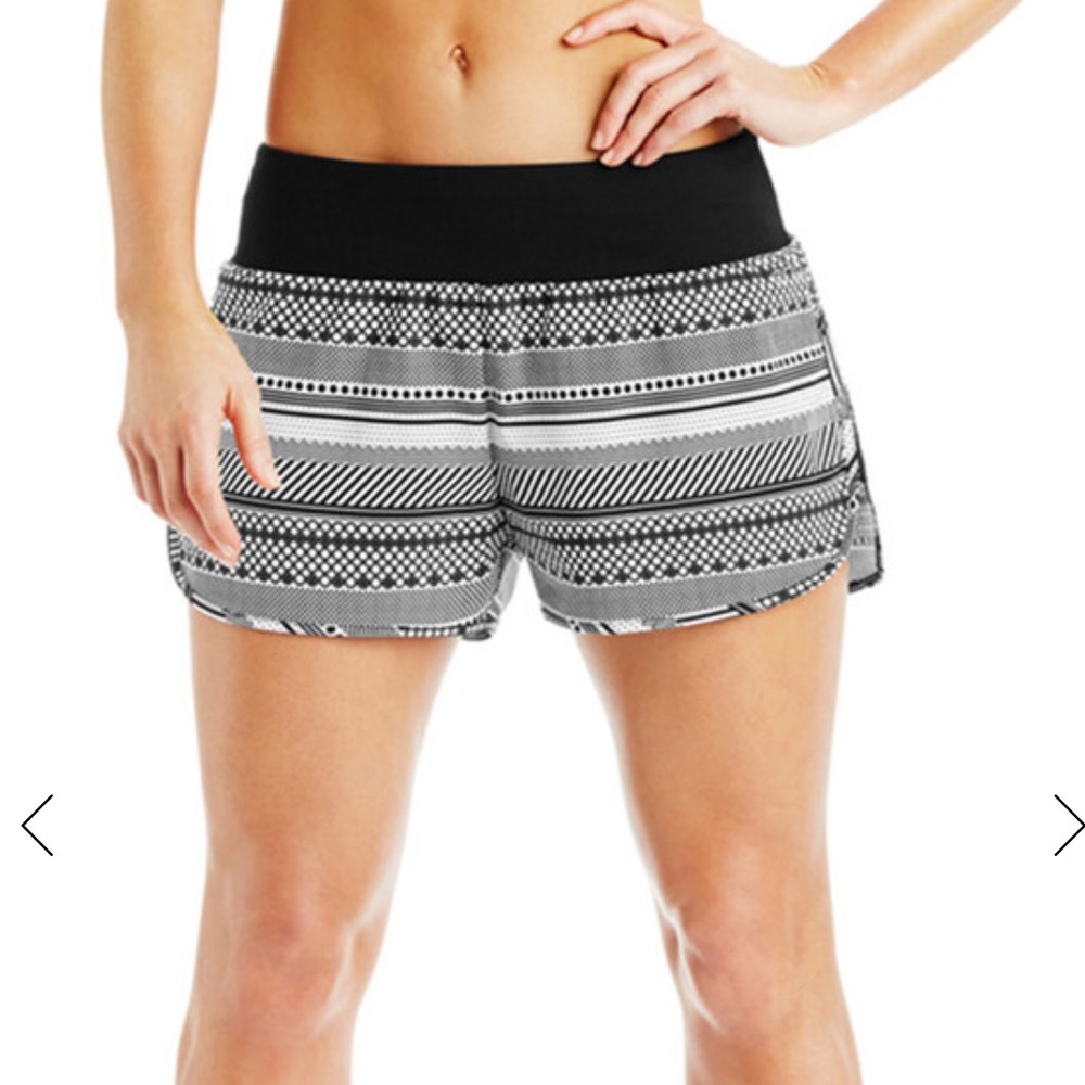 Lorna Jane Existence Shorts Size S